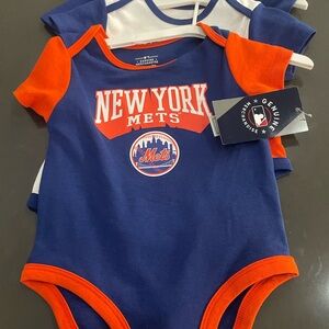 Brand new
Genuine Merch NY Mets 
Kids onesies
set of 3